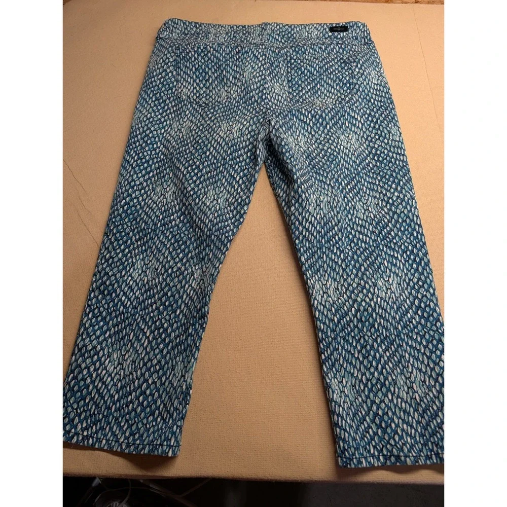 Liverpool Women's Jeans‎ Turquoise Design Size 12 Inseam 21 Cropped Button Zip